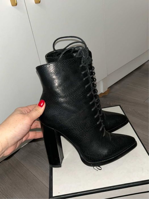 Женская обувь и туфли разные