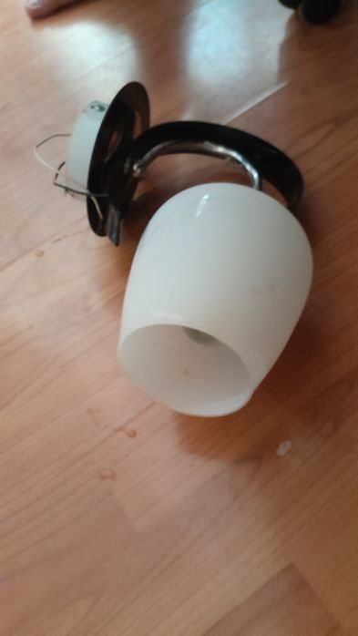 Светильник продается