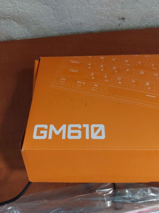 Okazie! Tastatura mecanica gaming argb,tri mode,61% layout U.S int,nou