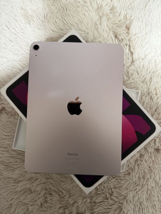 iPad Air Generatia 5 10.9” 256GB Wi-Fi