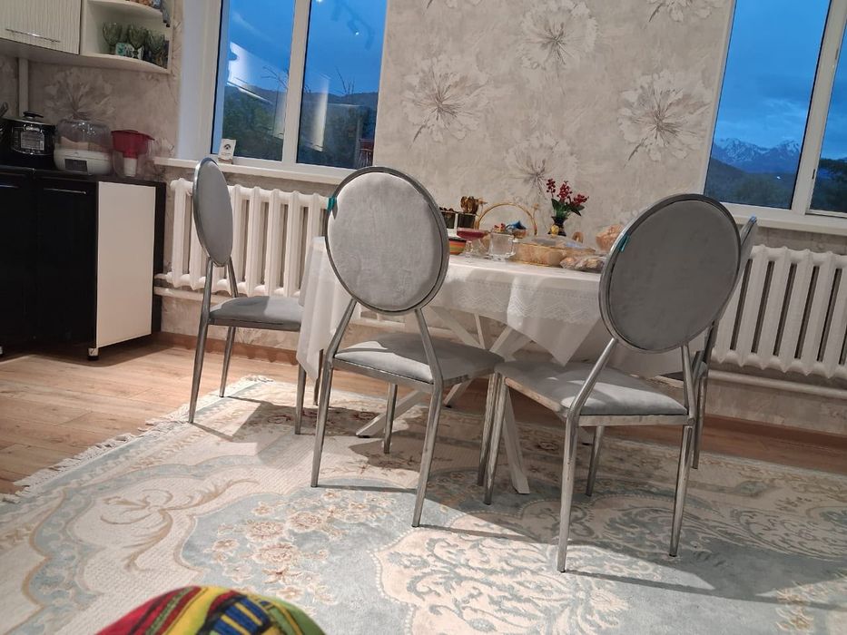 Продам стол со стульями