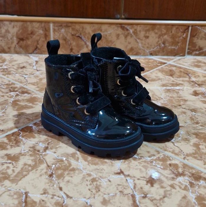 Боти Zara, H&M, лофери Zara