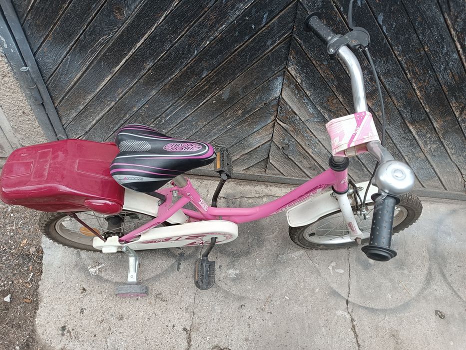 Детски Велосипед 16 цола Дори гуми Запазено с Две спирачки