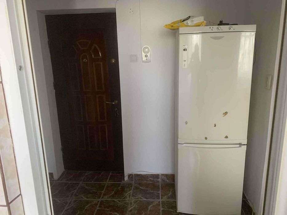 Închiriez apartament 2 camere – Fetești, zonă centrală