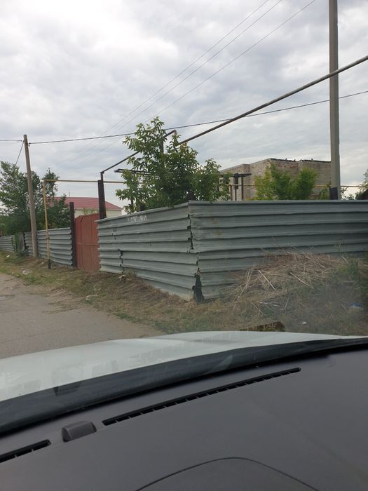 Продам участок с недостроенным домо