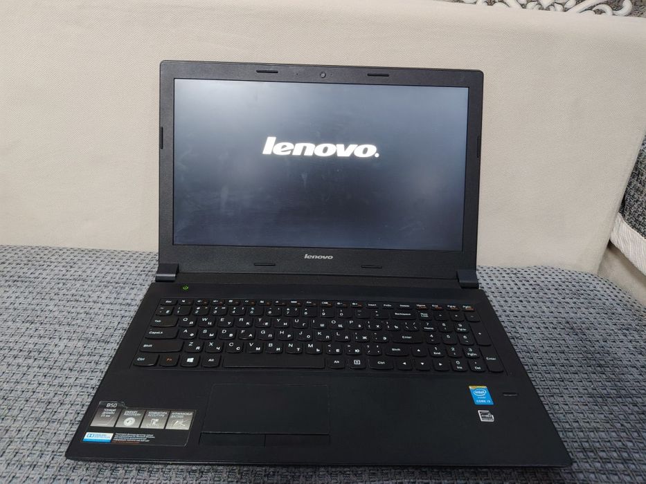 Ноутбук Lenovo 
в комплекте