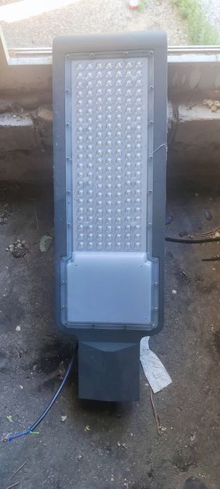 Продам прожекторы новые