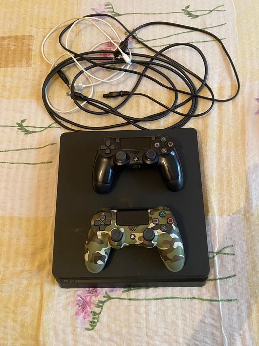 PlayStation 4 slim, 2 manete originale, 7 jocuri , încărcător