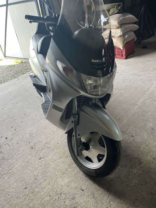 Suzuki burgman 250
