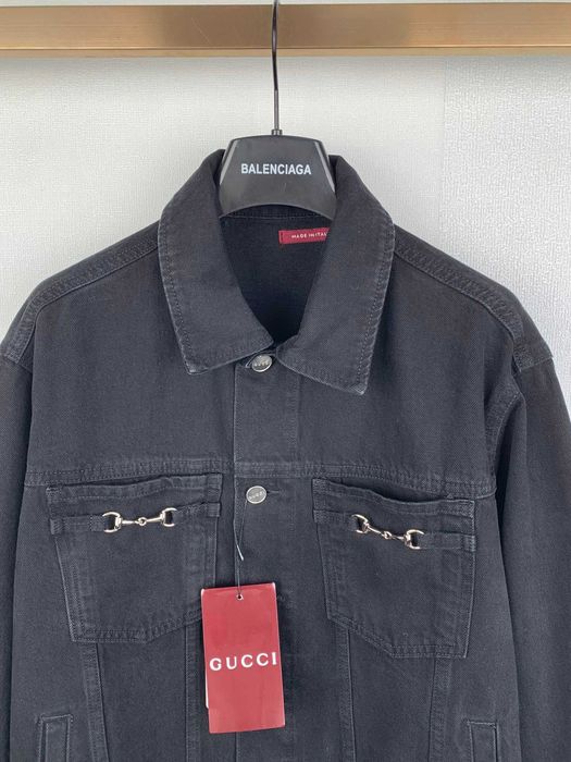 Gucci Denim Kurtka Zestaw. Setul acesta de denim este realizat din