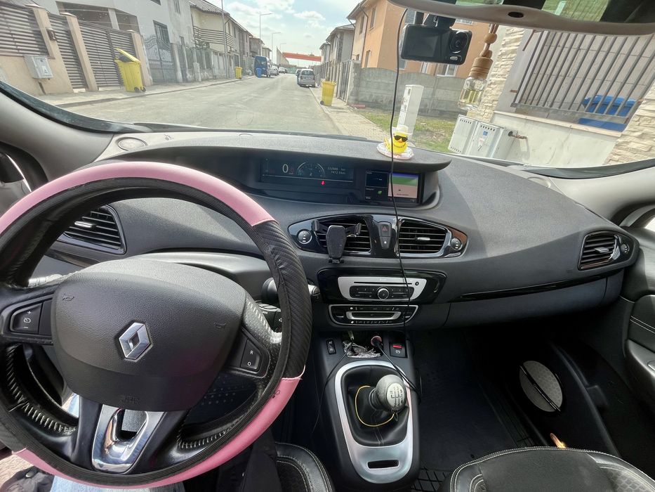 RENAULT Scenic 2015 — imagine 5
