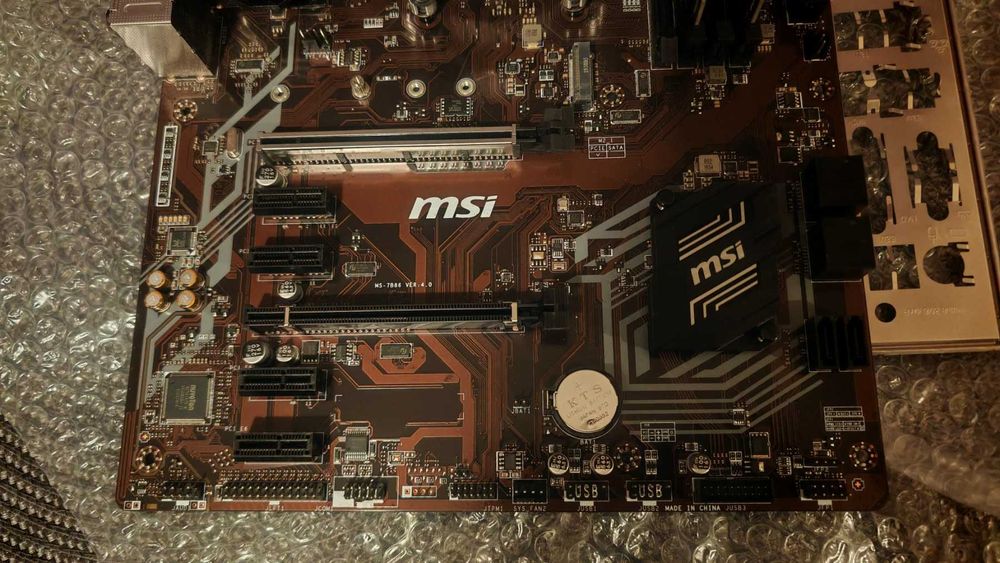 MSI B450-A PRO MAX + Ryzen 5 3600, шестядрен  + 16GB RAM