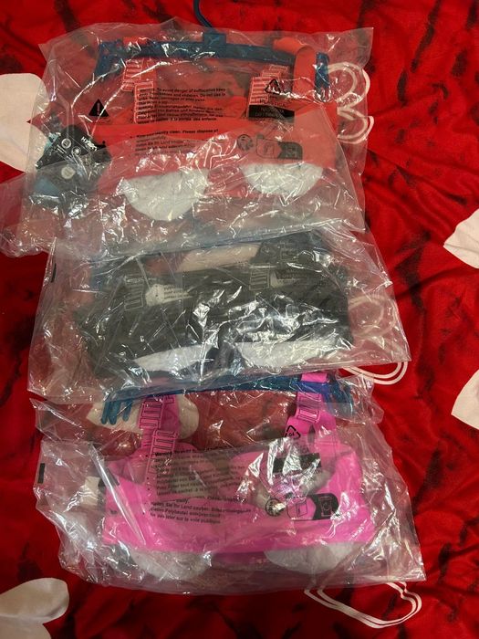 Vând bustiera de baie cu bretele detașabile Puma