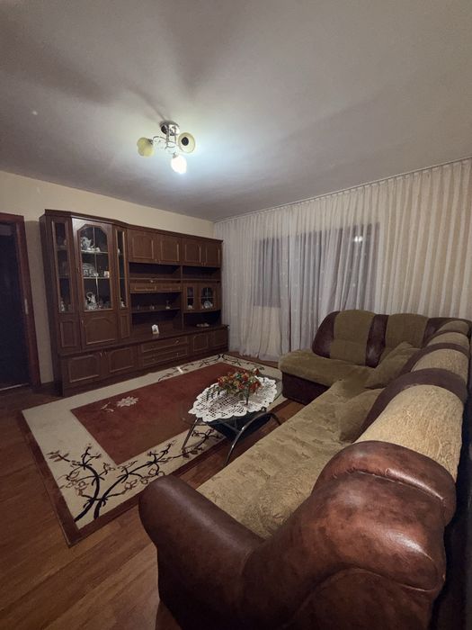 Inchiriez apartament 3 camere Beius