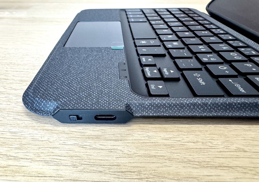 Husă cu tastatură Bluetooth detașabilă și touchpad pentru iPad Mini 6 / Mini 7 (8.3”) – nouă