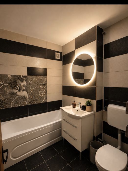 Inchiriez apartament cu 3 camere Pitesti Centru zona 0 Decomandat