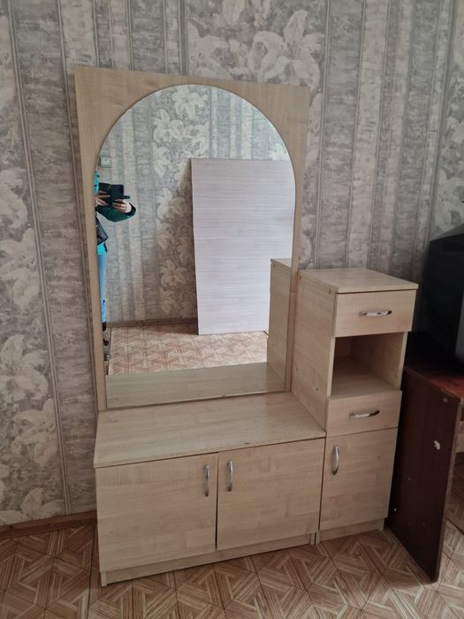 Трюмо/тумба/шкаф СРОЧНО