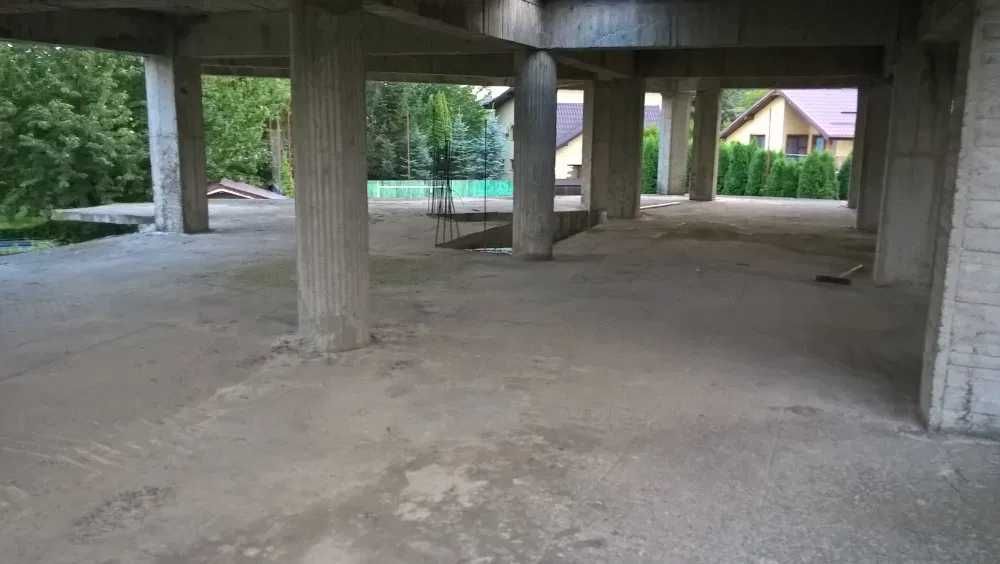 Vand constructie casa cladire in gheraiesti intrare in parc , teren 1280 m2