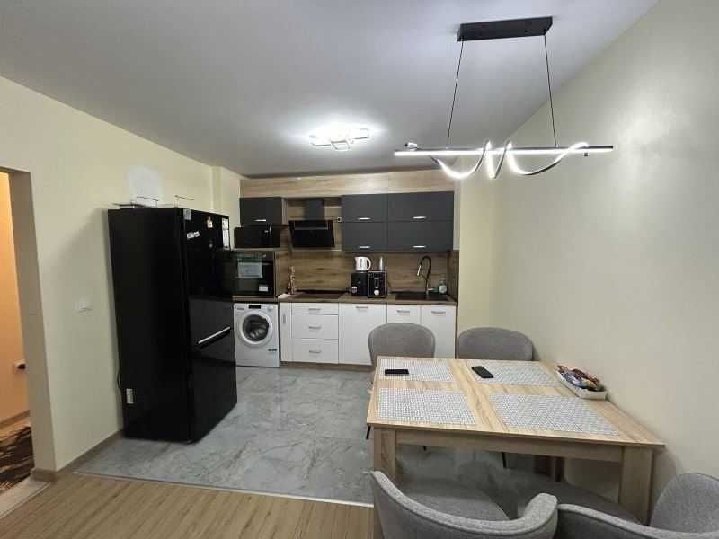 Дава се под наем Тристаен апартамент в София, Надежда 2 - 89 кв.м за 647.19 € - Снимка #2