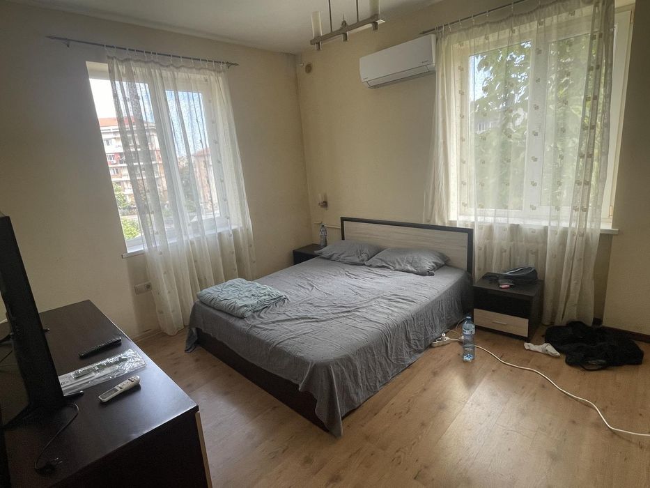 Дава се под наем Двустаен апартамент в Враца, Център - 75 кв.м за 357 € - Снимка #3