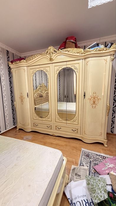 Спальный гарнитур