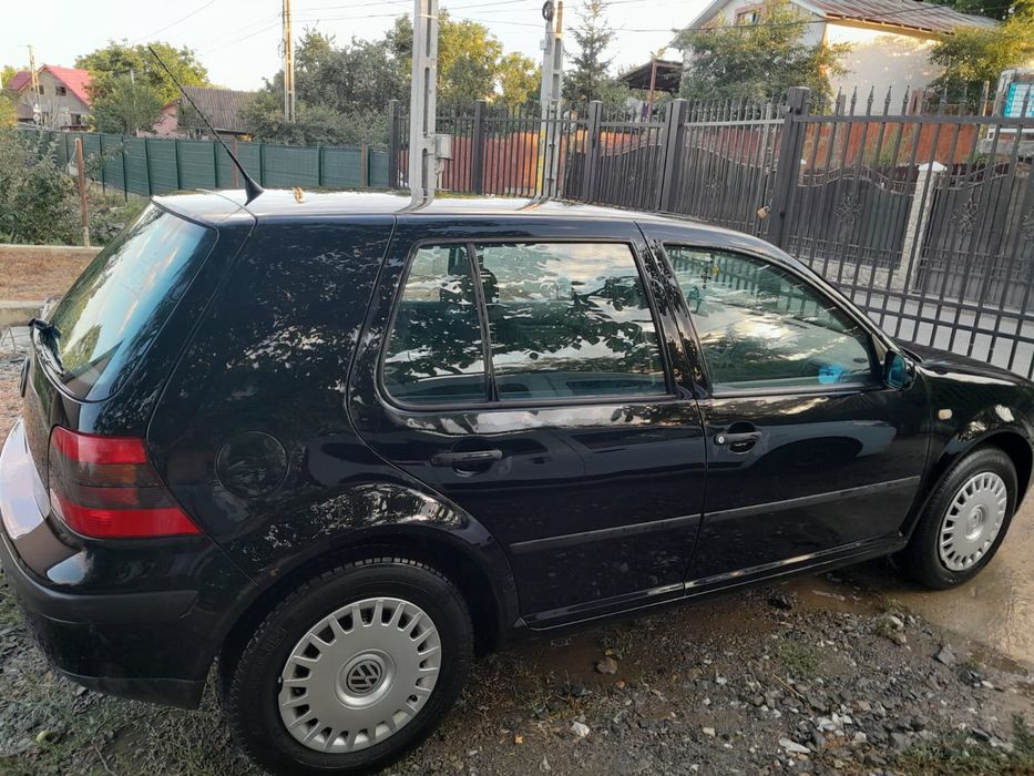Vând Golf 4 1.4 benzina