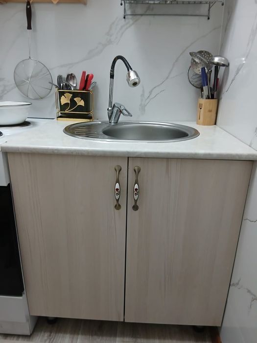 Продам тумбочку под раковину