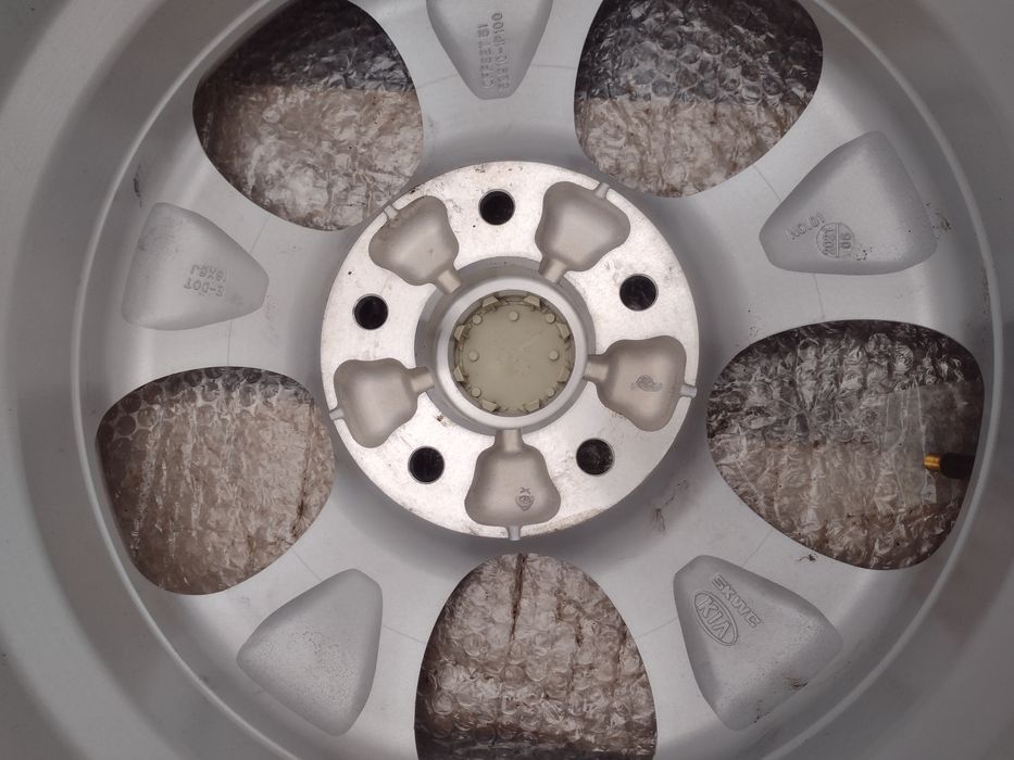 Почти нови 4бр.16-5х114.3 ЕТ51 6j Kia Venga