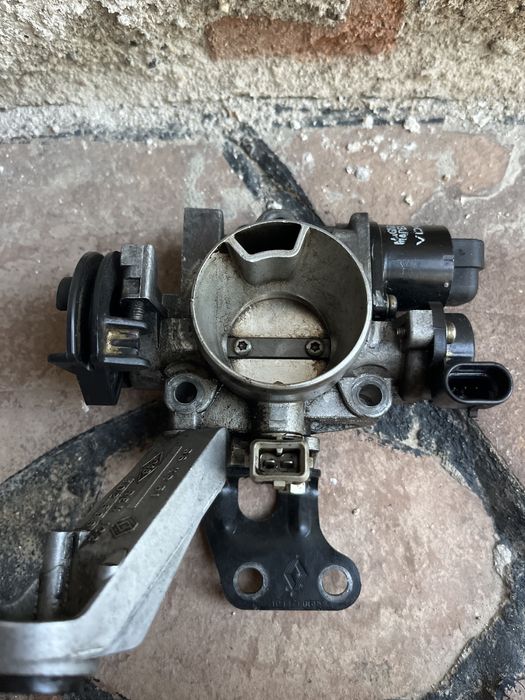 Дросова клапа на Рено Клио 1999 1.2