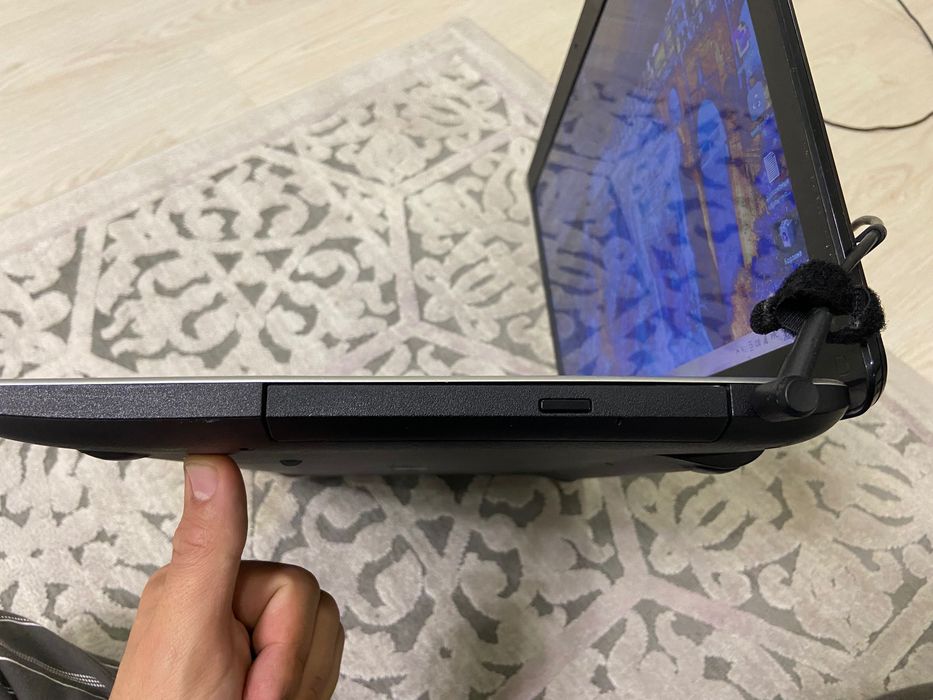 Продам ноутбук Asus 17.3
