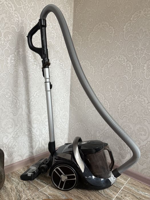 пылесос от бренда Tefal