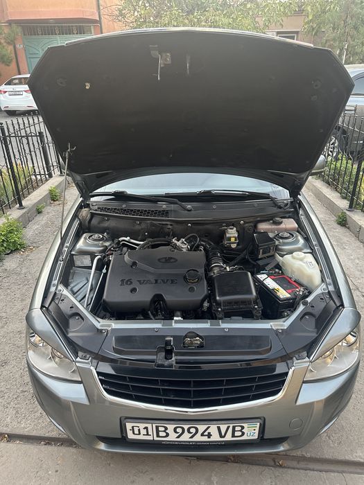 Продам приору 2171 в в идиальном  состоянии