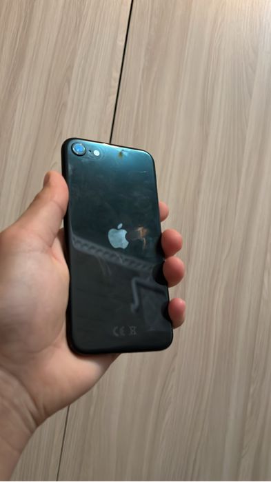 Айфон СЕ 64гб без минусов