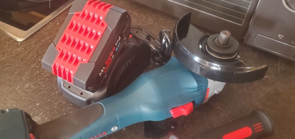 Clonă Flex Bosch cu baterie, Clonă Bormașină Impact DeWALT cu baterii