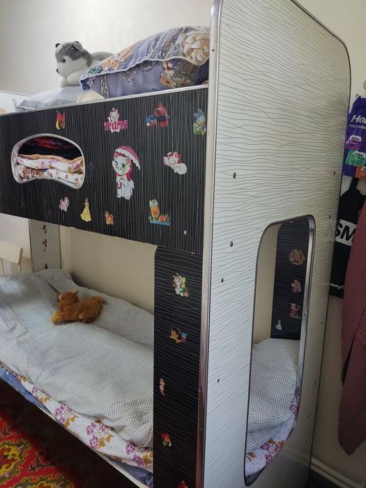 Двухъярусная кровать