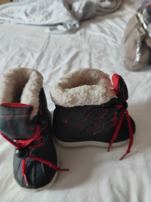 Обувки 18-22 номер