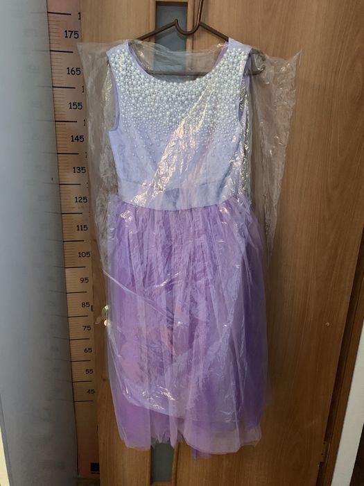 Вечернее платье с бусинками. Хороший торг!!