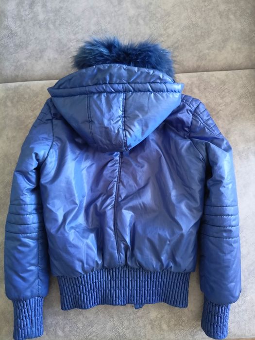 Продам весенние куртки, пальто