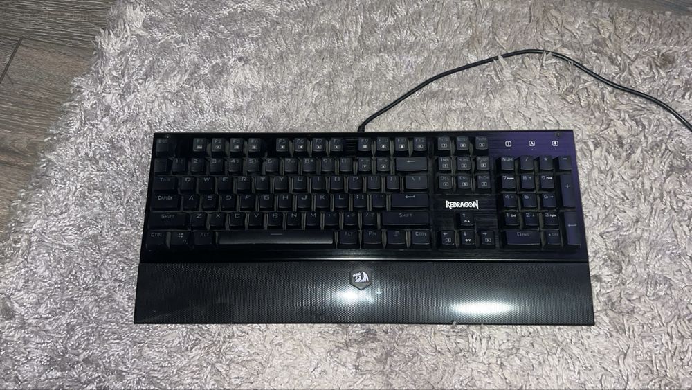 Vand/schimb Tastatura Gaming  mecanica Reddragon aryaman k569