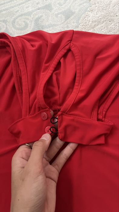 майка с открытыми рукавами