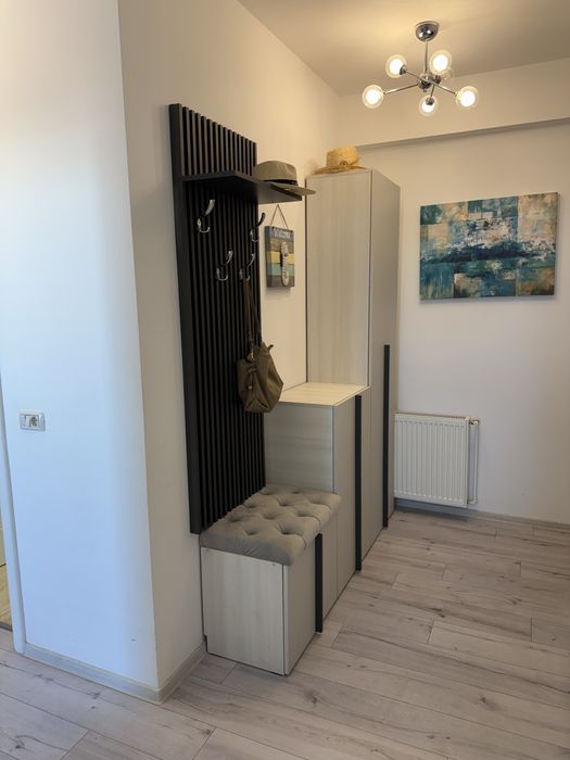 Inchiriez ap 3 cam Summerland vedere frontal mare,In fata cluburilor,Apartamentul are 90 mp, doua dormitoare cu doua bai, bucatarie , living generos.