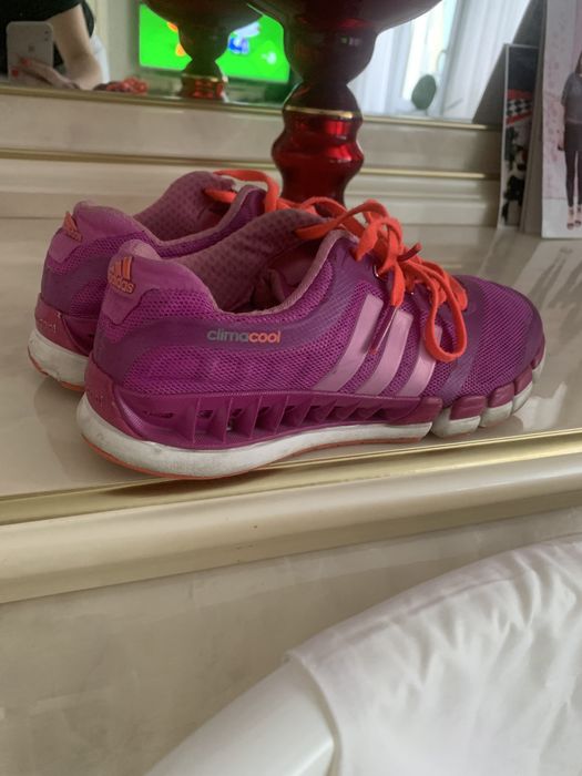 Кроссовки adidas