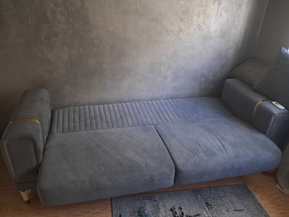 Canapea extensibila in stare perfectă aproape nouă folosita ocazional