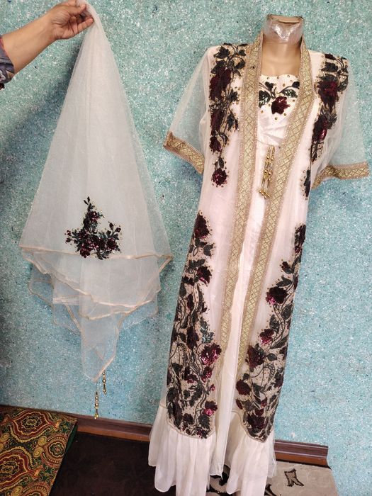 Kelinlar uchun Ansanbil sotiladi.