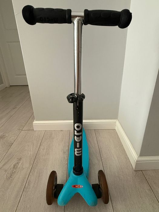 Trotineta Micro Mini2go Deluxe Blue