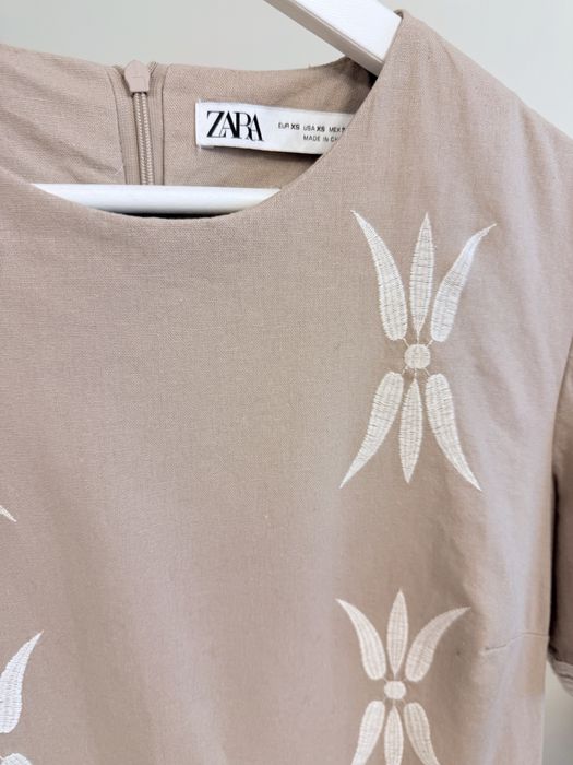 ZARA рокля с лен и бродериш
