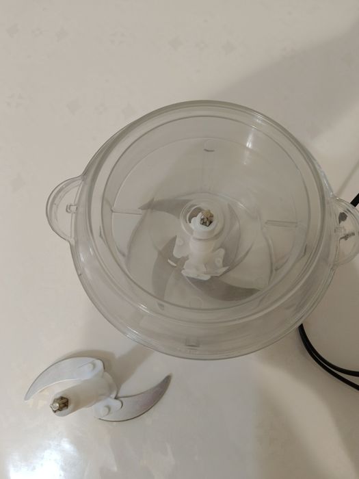 Продам блендер измельчитель