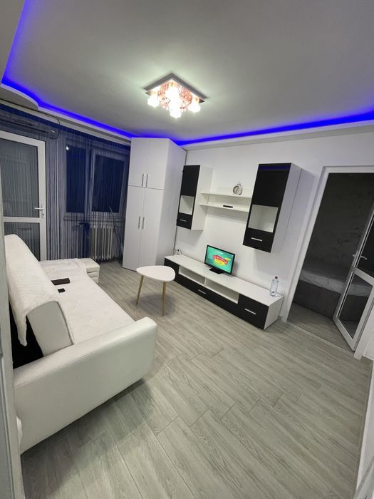 Inchiriez apartament Tomis Nord cu loc de parcare