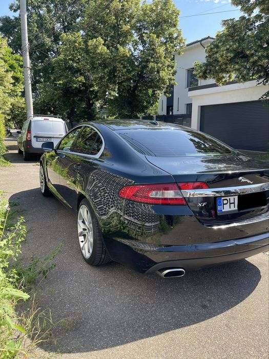 Jaguar XF 3.0D 2010 211cp acte la zii