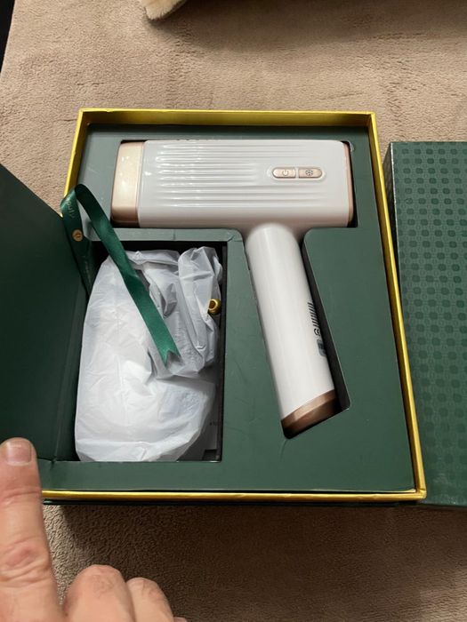 Epilatoare laser noi la cutie